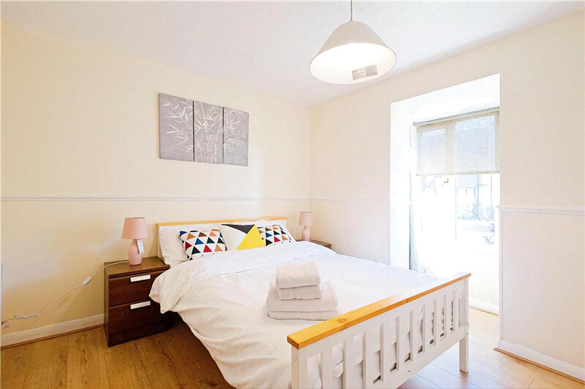 Manor Place Apartment Thamesmead Thamesmead  Экстерьер фото