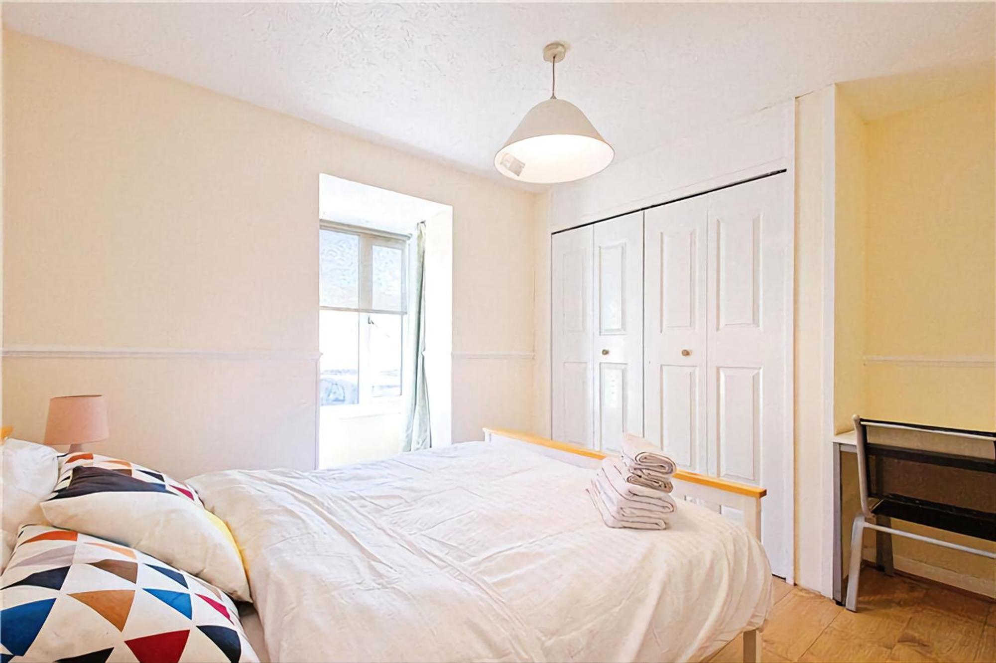 Manor Place Apartment Thamesmead Thamesmead  Экстерьер фото